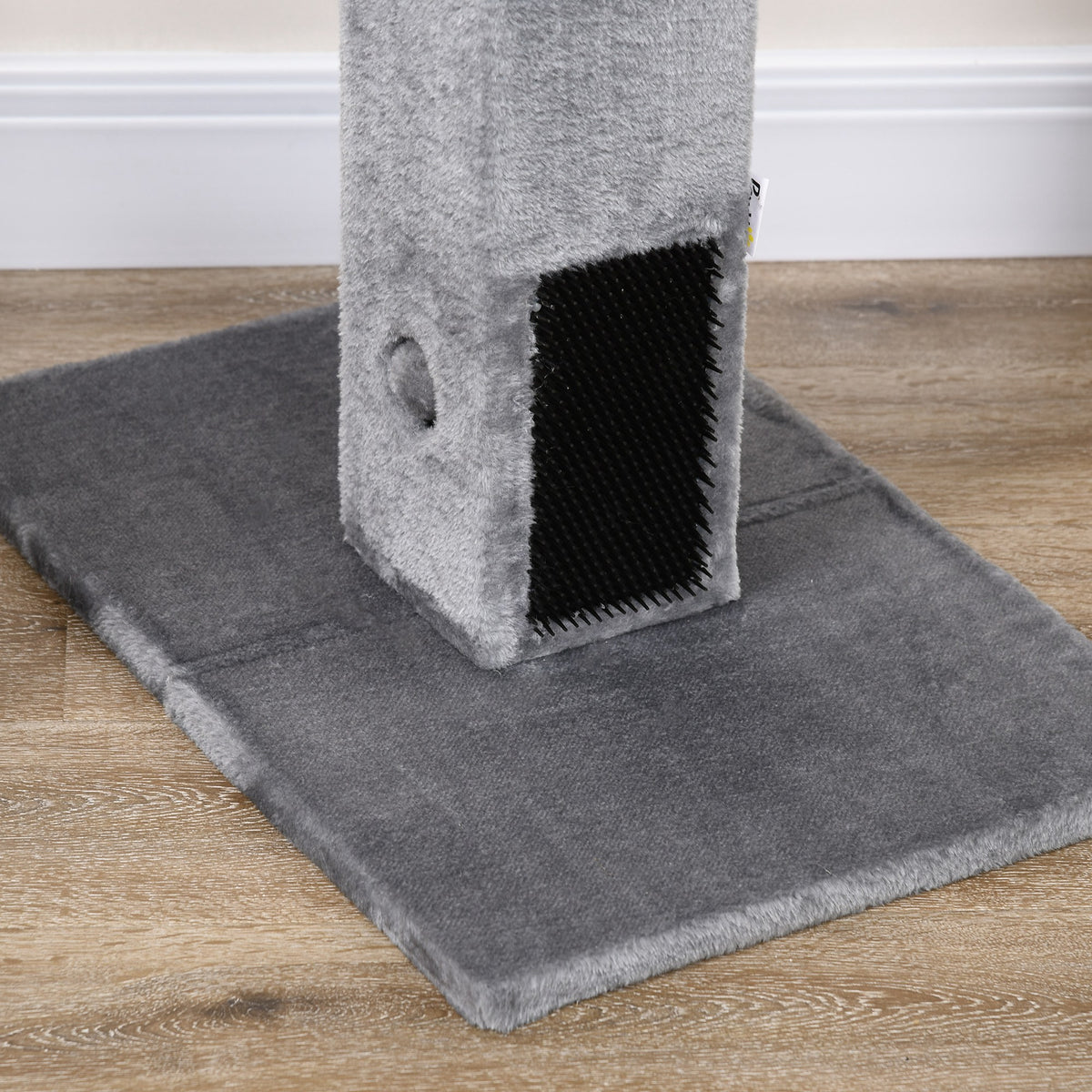 Poteau à gratter pour chat griffoir pour chat balle avec clochette 2 brosses de toilettage 59,5 x 39 x 79 cm beige gris